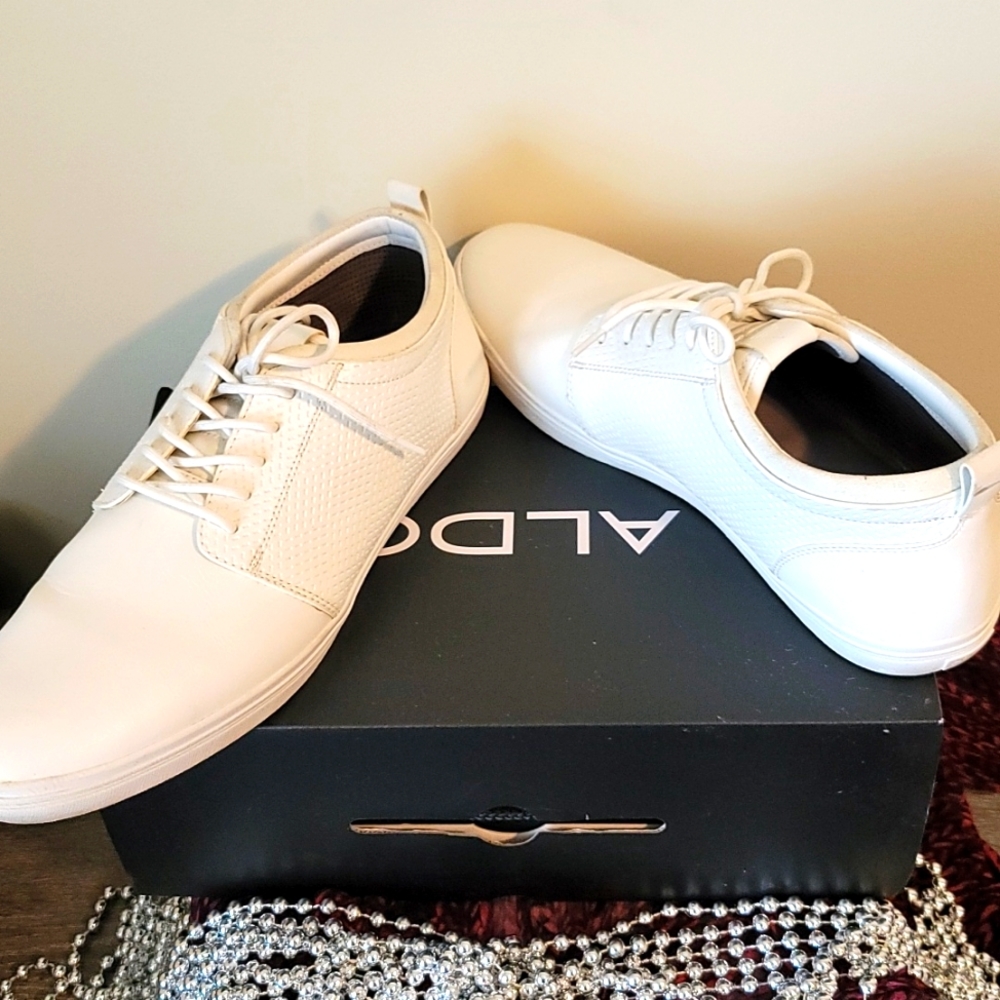 Mens size 11 shoe
